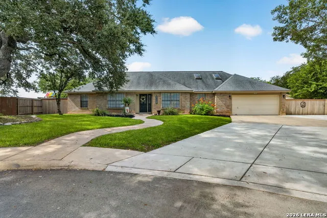 104 Sunnyland Castroville, TX 78009