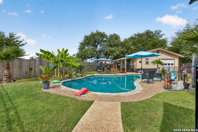 104 Sunnyland Castroville, TX 78009