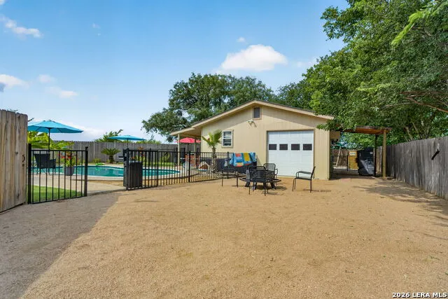 104 Sunnyland Castroville, TX 78009