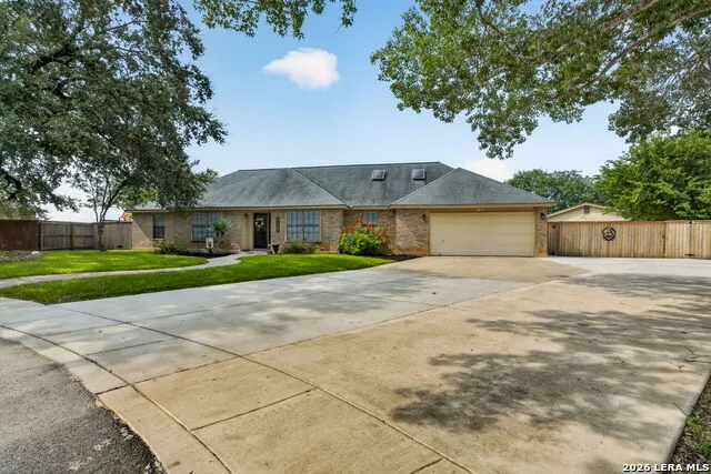 104 Sunnyland Castroville, TX 78009