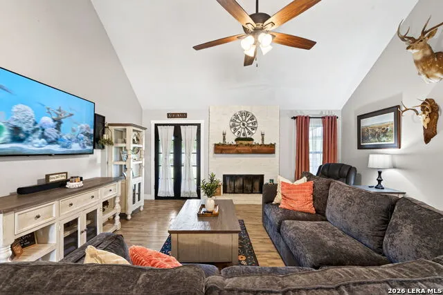 104 Sunnyland Castroville, TX 78009