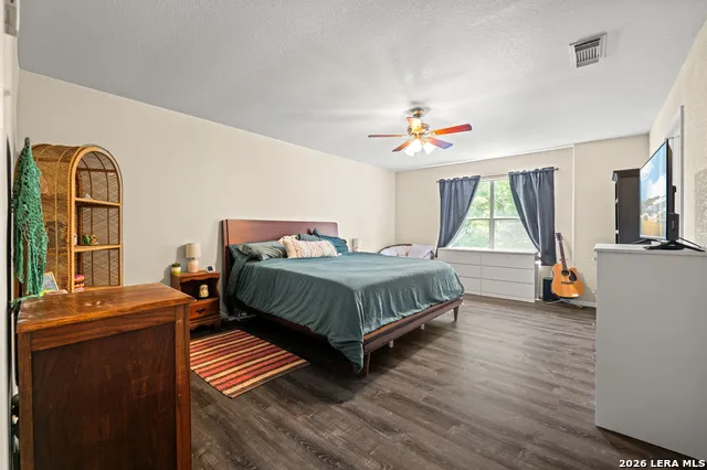 7930 Veleta San Antonio, TX 78250
