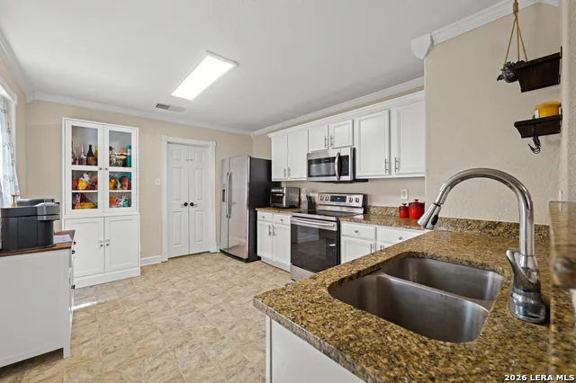 7930 Veleta San Antonio, TX 78250