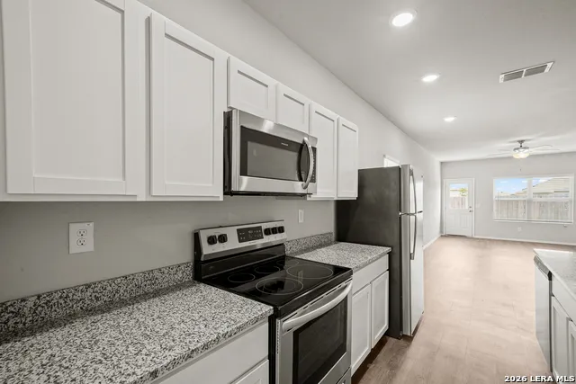 3238 Farm Oak San Antonio, TX 78223