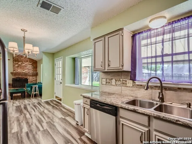 6410 Ridge Village Dr San Antonio, TX 78233