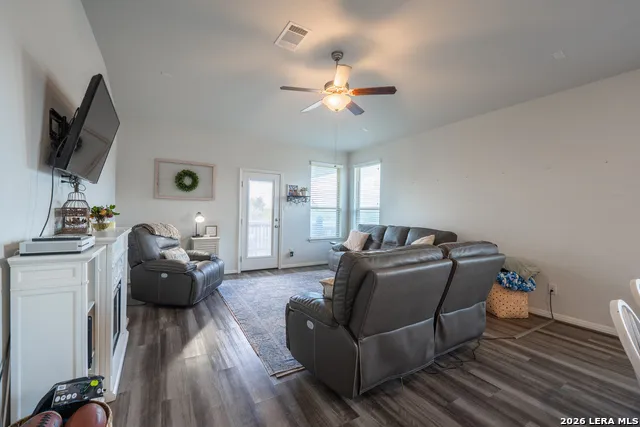 13302 BOTTOM LAND St Hedwig, TX 78152