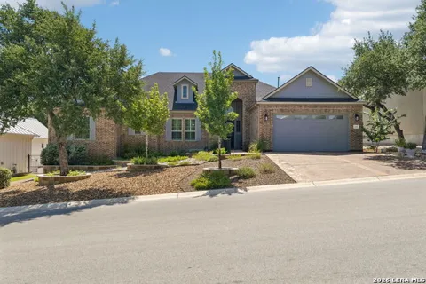 808 DANCING OAK LN
