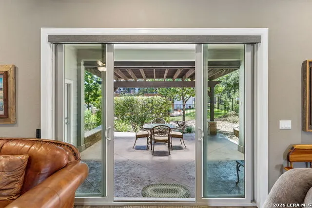 808 DANCING OAK LN San Marcos, TX 78666