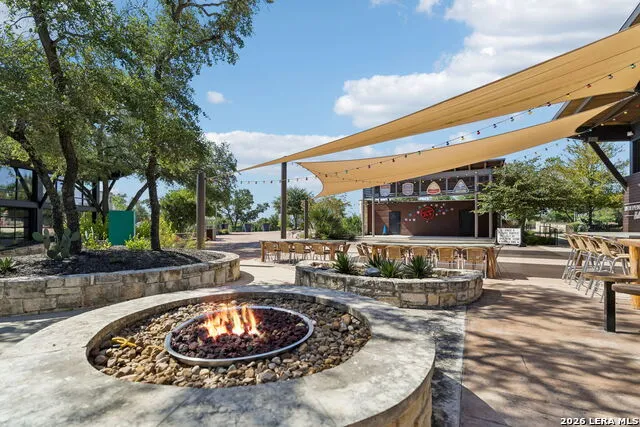 808 DANCING OAK LN San Marcos, TX 78666