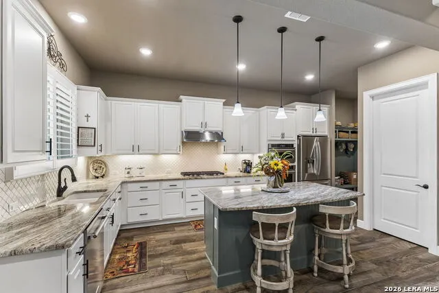 808 DANCING OAK LN San Marcos, TX 78666