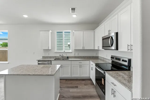 344 WILD CREEK RD Seguin, TX 78155