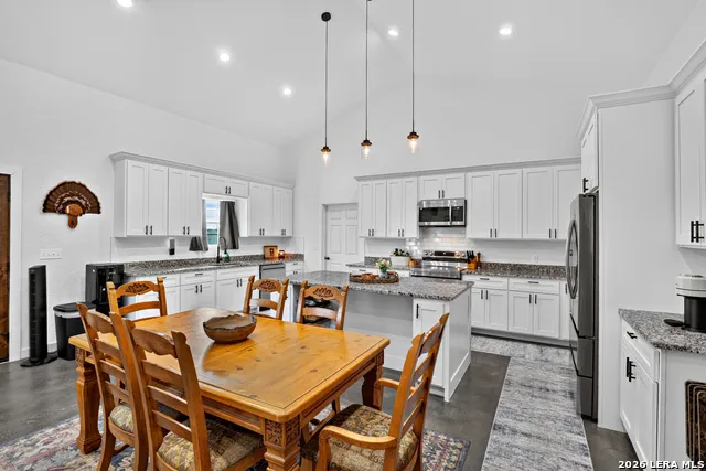 185 Pr 7460 Kenedy, TX 78119