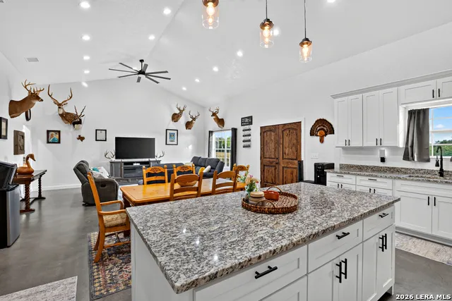 185 Pr 7460 Kenedy, TX 78119