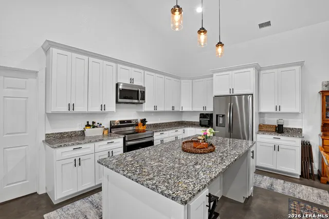185 Pr 7460 Kenedy, TX 78119