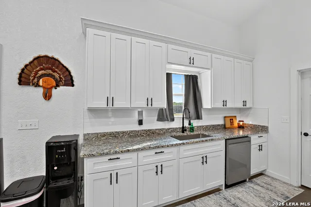 185 Pr 7460 Kenedy, TX 78119