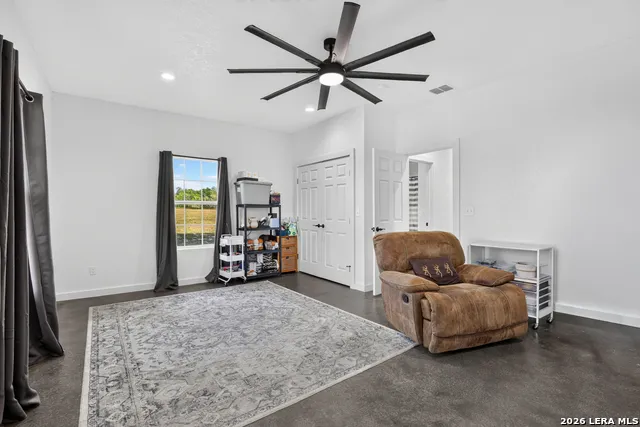 185 Pr 7460 Kenedy, TX 78119
