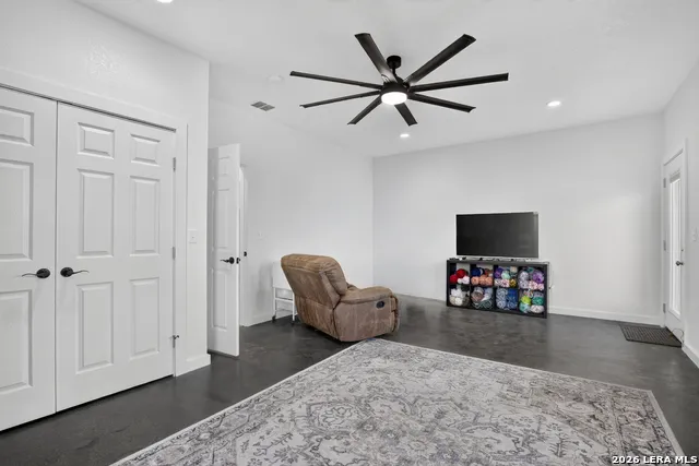 185 Pr 7460 Kenedy, TX 78119