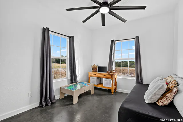 185 Pr 7460 Kenedy, TX 78119