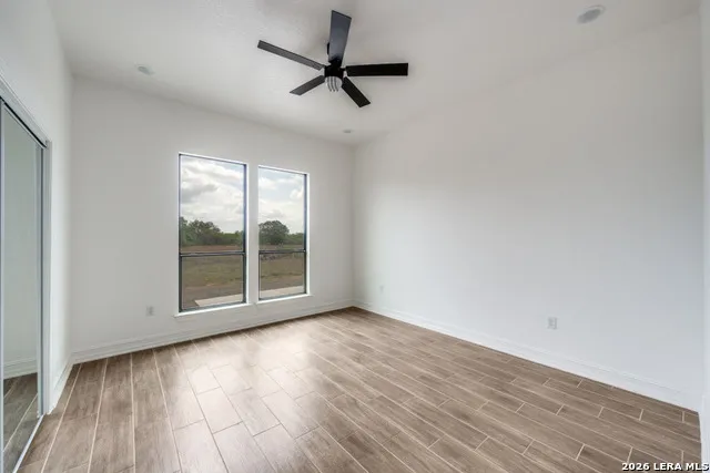 125 Hidden Hills Floresville, TX 78114