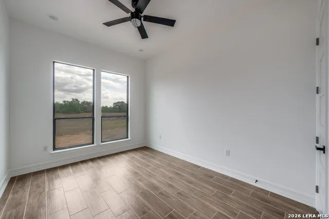 125 Hidden Hills Floresville, TX 78114