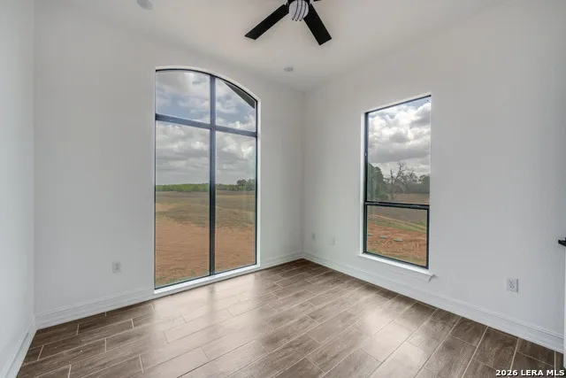 125 Hidden Hills Floresville, TX 78114