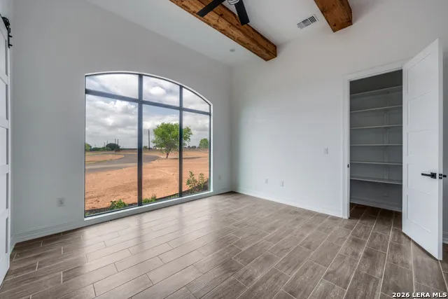 125 Hidden Hills Floresville, TX 78114