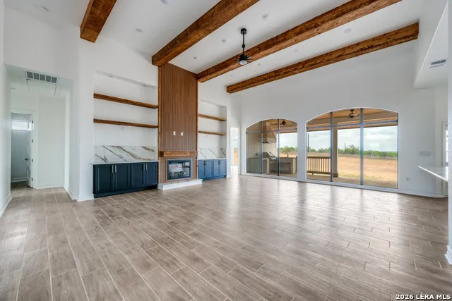 125 Hidden Hills Floresville, TX 78114