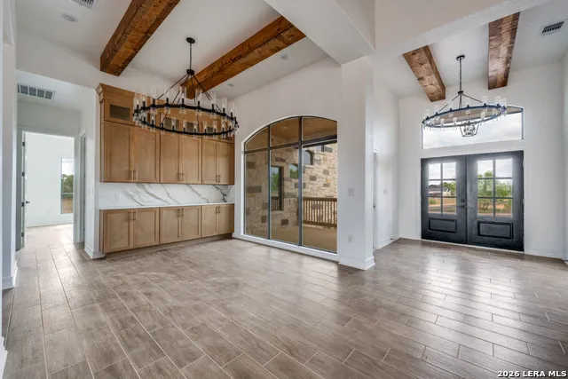 125 Hidden Hills Floresville, TX 78114