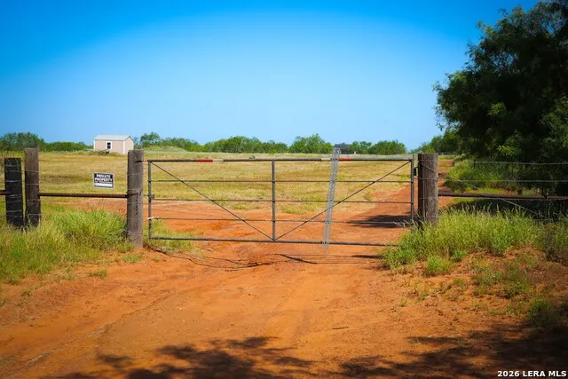 13.87+/- ACRES County Road 314 Charlotte, TX 78011