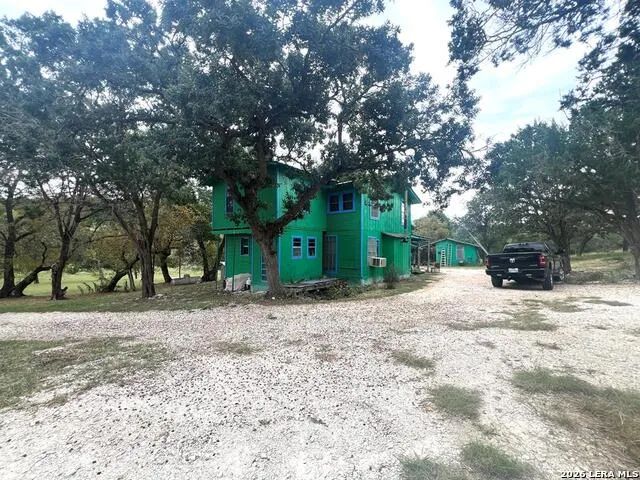 230 Teague Rd Kerrville, TX 78028