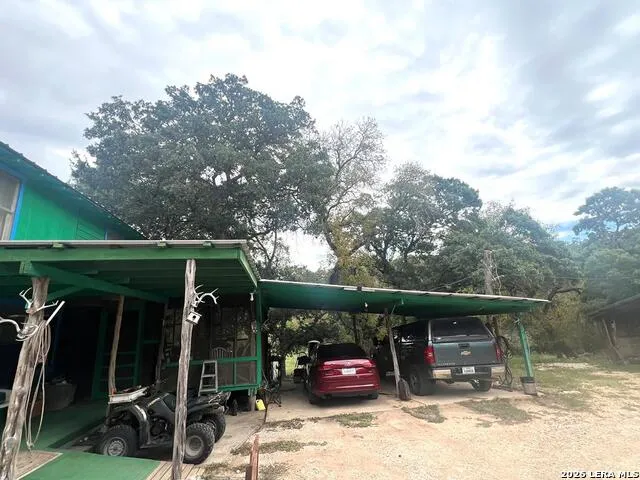 230 Teague Rd Kerrville, TX 78028