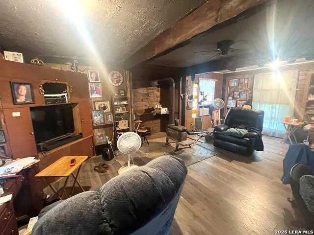 230 Teague Rd Kerrville, TX 78028