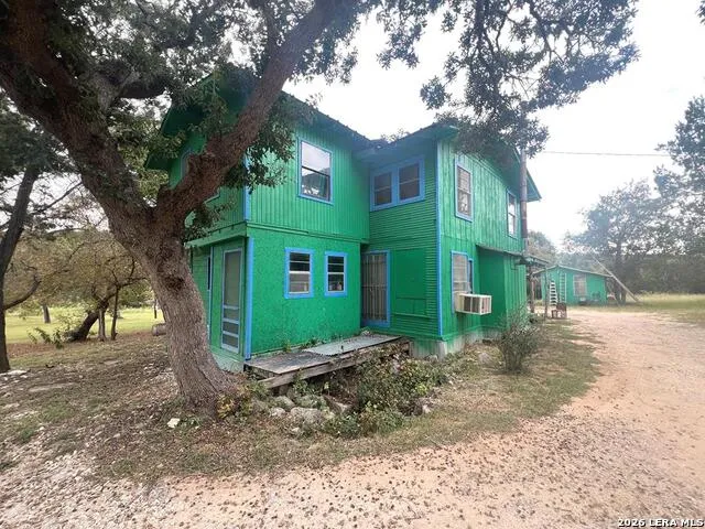 230 Teague Rd Kerrville, TX 78028