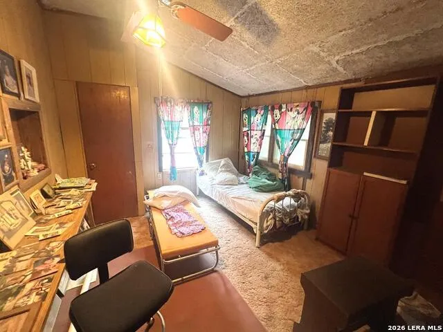 230 Teague Rd Kerrville, TX 78028