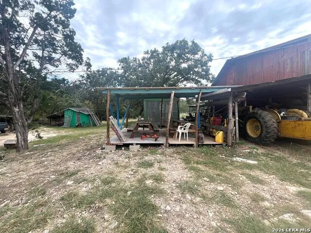 230 Teague Rd Kerrville, TX 78028