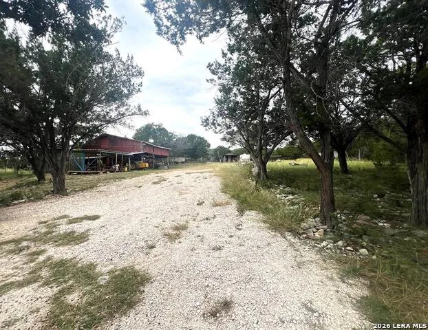 230 Teague Rd Kerrville, TX 78028