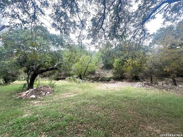 230 Teague Rd Kerrville, TX 78028