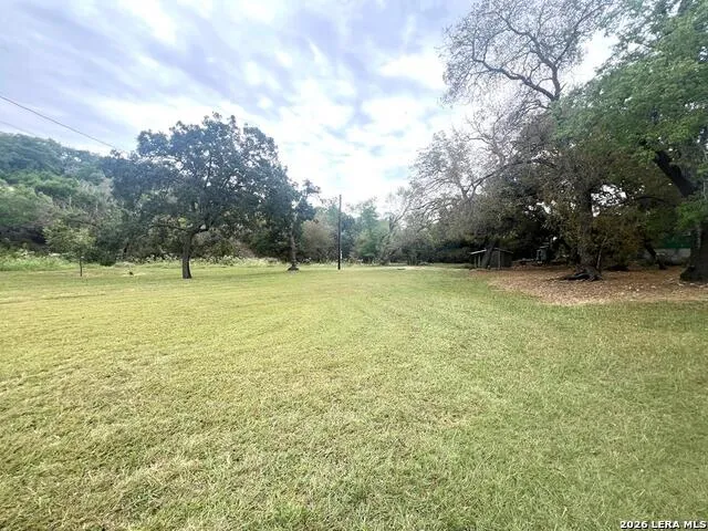230 Teague Rd Kerrville, TX 78028