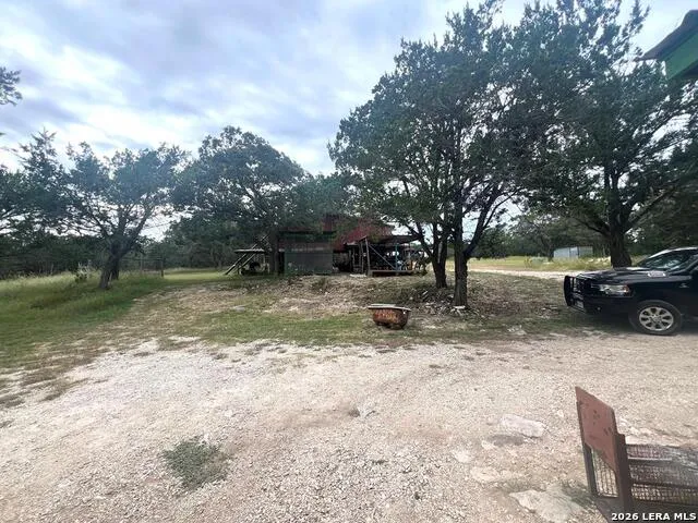 230 Teague Rd Kerrville, TX 78028