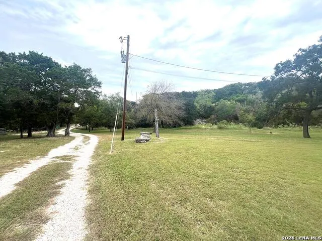 230 Teague Rd Kerrville, TX 78028