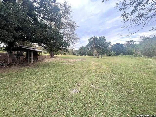 230 Teague Rd Kerrville, TX 78028