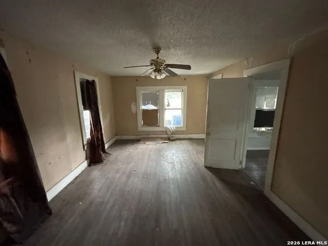 910 GREEN ST San Antonio, TX 78225