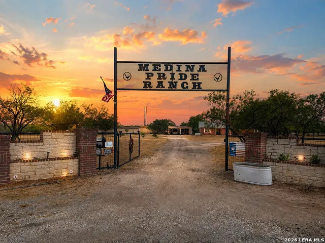 3108 Fm 190 Asherton, TX 78827
