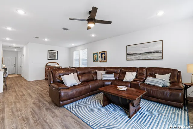 13225 Hagerd Loop St Hedwig, TX 78152