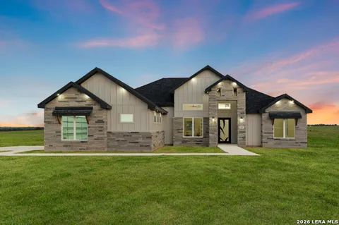 116 PIONEER DR