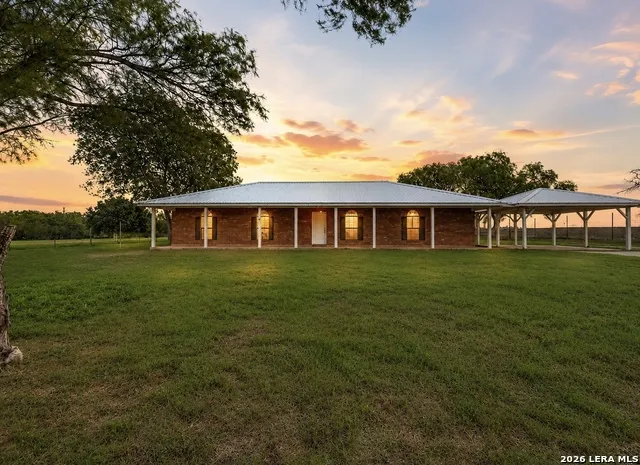 315 SIMON RD Pleasanton, TX 78064