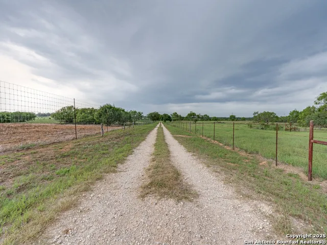315 SIMON RD Pleasanton, TX 78064