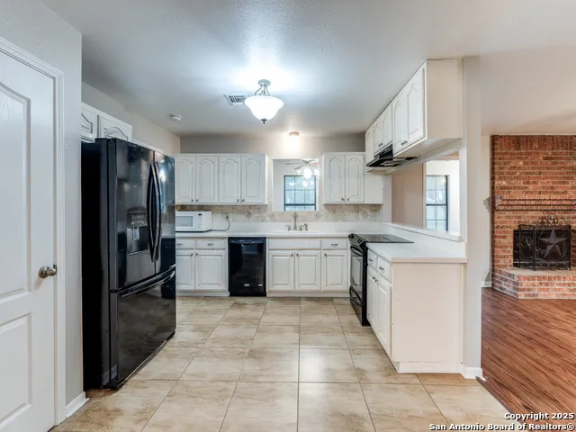 315 SIMON RD Pleasanton, TX 78064