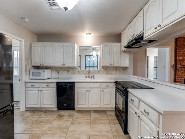 315 SIMON RD Pleasanton, TX 78064