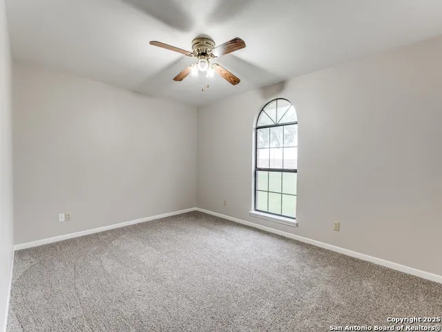 315 SIMON RD Pleasanton, TX 78064
